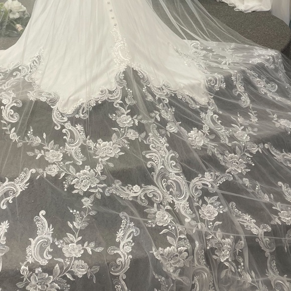 KittyChen Couture Bridal Wedding Dress Gown - Picture 5 of 12